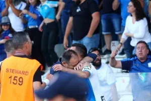 Απόλλων - ΑΠΟΕΛ: Πήρε το κρισιμότερο, "αγγίζει" το πρωτάθλημα! (φώτος)