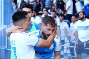Απόλλων - ΑΠΟΕΛ: Πήρε το κρισιμότερο, "αγγίζει" το πρωτάθλημα! (φώτος)