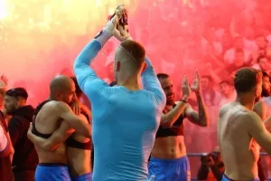 ΦΩΤΟΣ - ΠΑΡΤΙ ΣΤΟ ΤΣΙΡΕΙΟ 