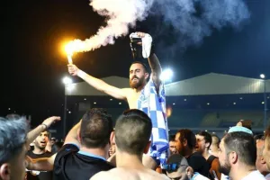 ΠΛΟΥΣΙΟ ΦΩΤΟΡΕΠΟΡΤΑΖ/ΧΑΜΟΣ για τον πρωταθλητή Απόλλωνα! 