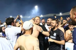 ΠΛΟΥΣΙΟ ΦΩΤΟΡΕΠΟΡΤΑΖ/ΧΑΜΟΣ για τον πρωταθλητή Απόλλωνα! 