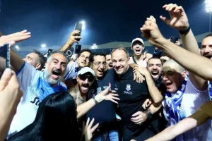 ΠΛΟΥΣΙΟ ΦΩΤΟΡΕΠΟΡΤΑΖ/ΧΑΜΟΣ για τον πρωταθλητή Απόλλωνα! 