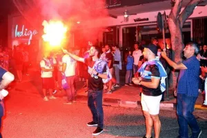 (ΦΩΤΟΣ/ΒΙΝΤΕΟ) "Κάηκε" η Λεμεσός για τους πρωταθλητές! 