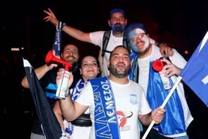 (ΦΩΤΟΣ/ΒΙΝΤΕΟ) "Κάηκε" η Λεμεσός για τους πρωταθλητές! 