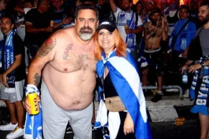 (ΦΩΤΟΣ/ΒΙΝΤΕΟ) "Κάηκε" η Λεμεσός για τους πρωταθλητές! 