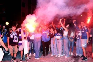 (ΦΩΤΟΣ/ΒΙΝΤΕΟ) "Κάηκε" η Λεμεσός για τους πρωταθλητές! 