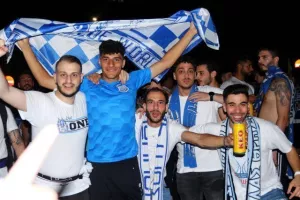 (ΦΩΤΟΣ/ΒΙΝΤΕΟ) "Κάηκε" η Λεμεσός για τους πρωταθλητές! 