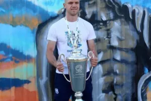 Η εκκίνηση των Champions στο ανοικτό λεωφορείο, ακολούθησαν οι Απολλωνίστες! (βίντεο-φώτος kerkida.net)