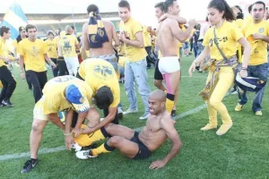 Σαν σήμερα: Γαλαζοκίτρινη... έκρηξη στη Λεμεσό! (φώτος)