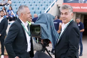 Η πρώτη "βόλτα" και... το χαμόγελο του Παπασταύρου (φώτος)