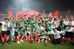(BINTEO/ΦΩΤΟΣ) Η απονομή στην Ομόνοια και όσα ακολούθησαν!