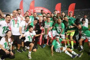 (BINTEO/ΦΩΤΟΣ) Η απονομή στην Ομόνοια και όσα ακολούθησαν!