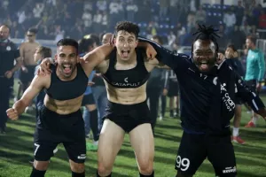 Ξέφρενο γλέντι στο Δασάκι! (φώτος)