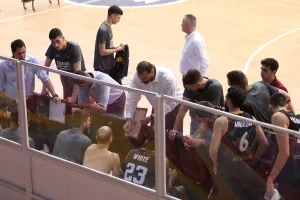 Kεραυνός - ΑΕΚ: Τρομερή άμυνα και... ΟΛΑ στα ίσα! (φώτος)