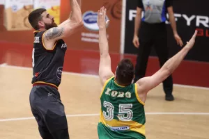 Kεραυνός - ΑΕΚ: Τρομερή άμυνα και... ΟΛΑ στα ίσα! (φώτος)