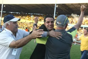 Σαν σήμερα: Γαλαζοκίτρινη... έκρηξη στη Λεμεσό! (φώτος)