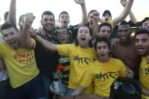 Σαν σήμερα: Γαλαζοκίτρινη... έκρηξη στη Λεμεσό! (φώτος)