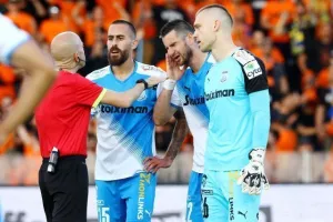 Απόλλων - ΑΠΟΕΛ: Πήρε το κρισιμότερο, "αγγίζει" το πρωτάθλημα! (φώτος)