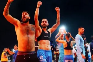 ΦΩΤΟΣ - ΠΑΡΤΙ ΣΤΟ ΤΣΙΡΕΙΟ 