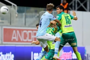 ΑΕΚ - Πάφος: Στα… πόδια της το Conference, περιμένει… για Champions League! (φώτος)