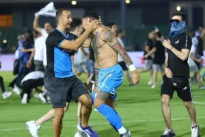 ΠΛΟΥΣΙΟ ΦΩΤΟΡΕΠΟΡΤΑΖ/ΧΑΜΟΣ για τον πρωταθλητή Απόλλωνα! 