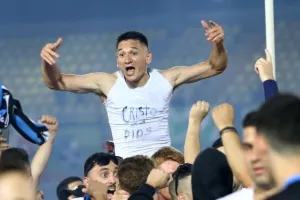 ΠΛΟΥΣΙΟ ΦΩΤΟΡΕΠΟΡΤΑΖ/ΧΑΜΟΣ για τον πρωταθλητή Απόλλωνα! 