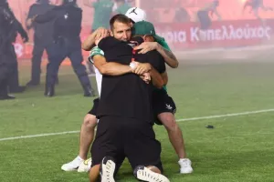(ΒΙΝΤΕΟ/ΦΩΤΟΣ) Ο... χαμός μπροστά στο πέταλο!