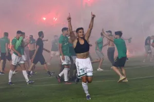 (ΒΙΝΤΕΟ/ΦΩΤΟΣ) Ο... χαμός μπροστά στο πέταλο!