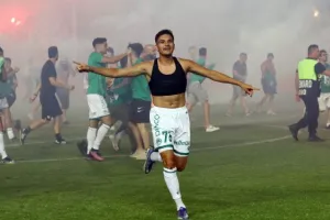 (ΒΙΝΤΕΟ/ΦΩΤΟΣ) Ο... χαμός μπροστά στο πέταλο!