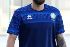 Φουλάρει για Κόσοβο η Εθνική, το kerkida.net στην Αρένα (φώτος)