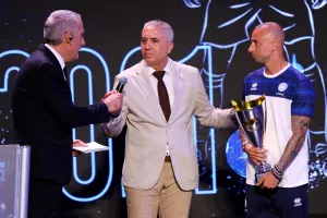 Καλύτερος ποδοσφαιριστής του πρωταθλήματος ο Φώτης Παπουλής