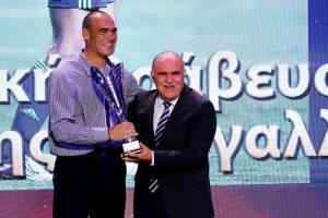 Ομίλους στο νέο γήπεδο!