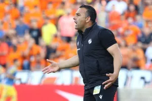 ΑΠΟΕΛ - ΑΕΚ: Δυο κεφαλιές... το μοίρασαν (φώτος)