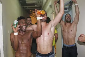 Σαν σήμερα: Γαλαζοκίτρινη... έκρηξη στη Λεμεσό! (φώτος)