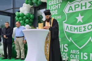 Εγκαίνια Άρη/Έκοψε την κορδέλα ο Μιχαηλίδης (φώτος)