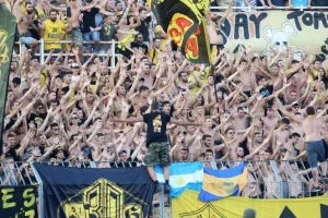 «Μην επιχειρήσετε να δημιουργήσετε αυτην την αηδία θα σας εκθέσουμε παντου»!