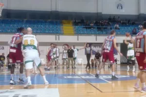 Τρίτη νίκη και... ΑΕΚ στον τελικό! (Φώτος)