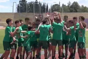 Κ15: Η απονομή στους "πράσινους" τροπαιούχους! (Φώτος/Βίντεο)