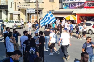 Σε χρώμα… γαλάζιο οι δρόμοι! (Φώτος)