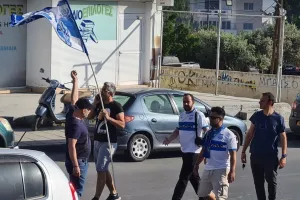 Σε χρώμα… γαλάζιο οι δρόμοι! (Φώτος)