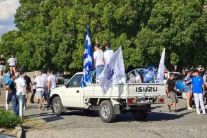 Σε χρώμα… γαλάζιο οι δρόμοι! (Φώτος)