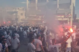 Σε χρώμα… γαλάζιο οι δρόμοι! (Φώτος)