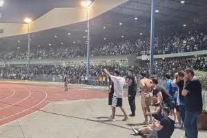 Τελευταίο σφύριγμα και Απολλωνίστικη... ΤΡΕΛΑ!! (Φώτος/Βίντεο)