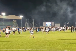 Τελευταίο σφύριγμα και Απολλωνίστικη... ΤΡΕΛΑ!! (Φώτος/Βίντεο)