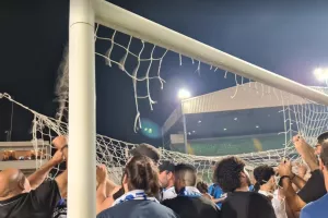 "Σουβενίρ"... τίτλου/ Δίκτυα, μπάλες, τέρματα και γρασίδι! (Φώτος)