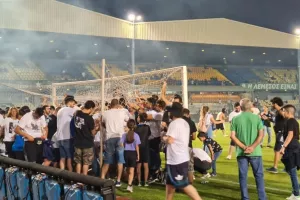"Σουβενίρ"... τίτλου/ Δίκτυα, μπάλες, τέρματα και γρασίδι! (Φώτος)