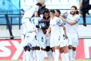 "Παραμένουμε ισχυροί σαν ατσάλι, χτίζουμε τη νέα χρονιά που έρχεται"