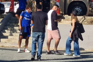 Περικύκλωσαν... τον Ουάρντα! (Φώτος)