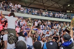 Η φιέστα ολοκληρώθηκε, η ΘΥΡΑ 1 συνέχισε το... γλέντι! (Φώτος/Βίντεο)