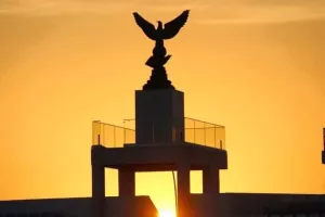 ΜΑΧΗΤΕΣ για όλους και για όλα: "Έχουμε σιχαθεί με τα «εγώ» του καθενού/Ποτέ μας δεν ντραπήκαμε"